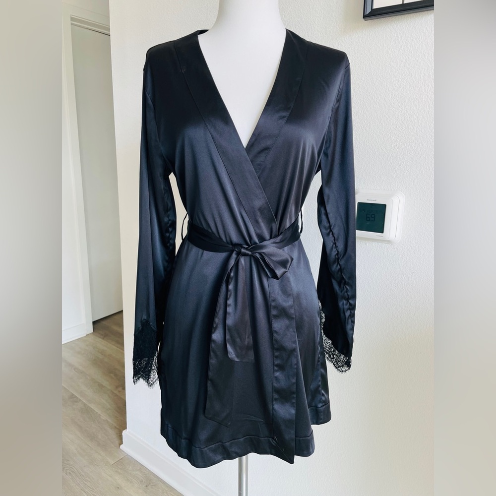 Prelude Black Satin Robe Wrap 87% silk